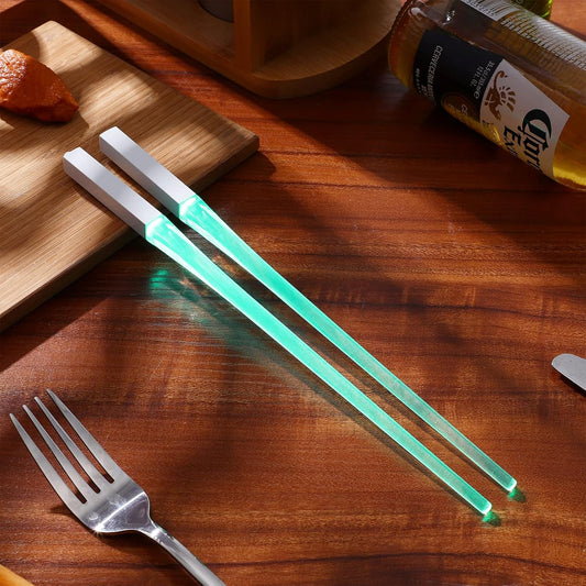 PALILLOS SABLE LUZ LED: CENA CON ESTILO