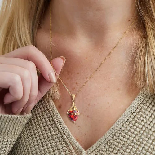 Collar sagrado corazón - Luce tu fe con elegancia