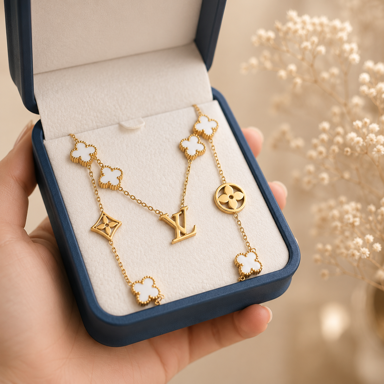 Collar Elegancia Luxury📿💎 con Estuche de Cuero Cuadrado