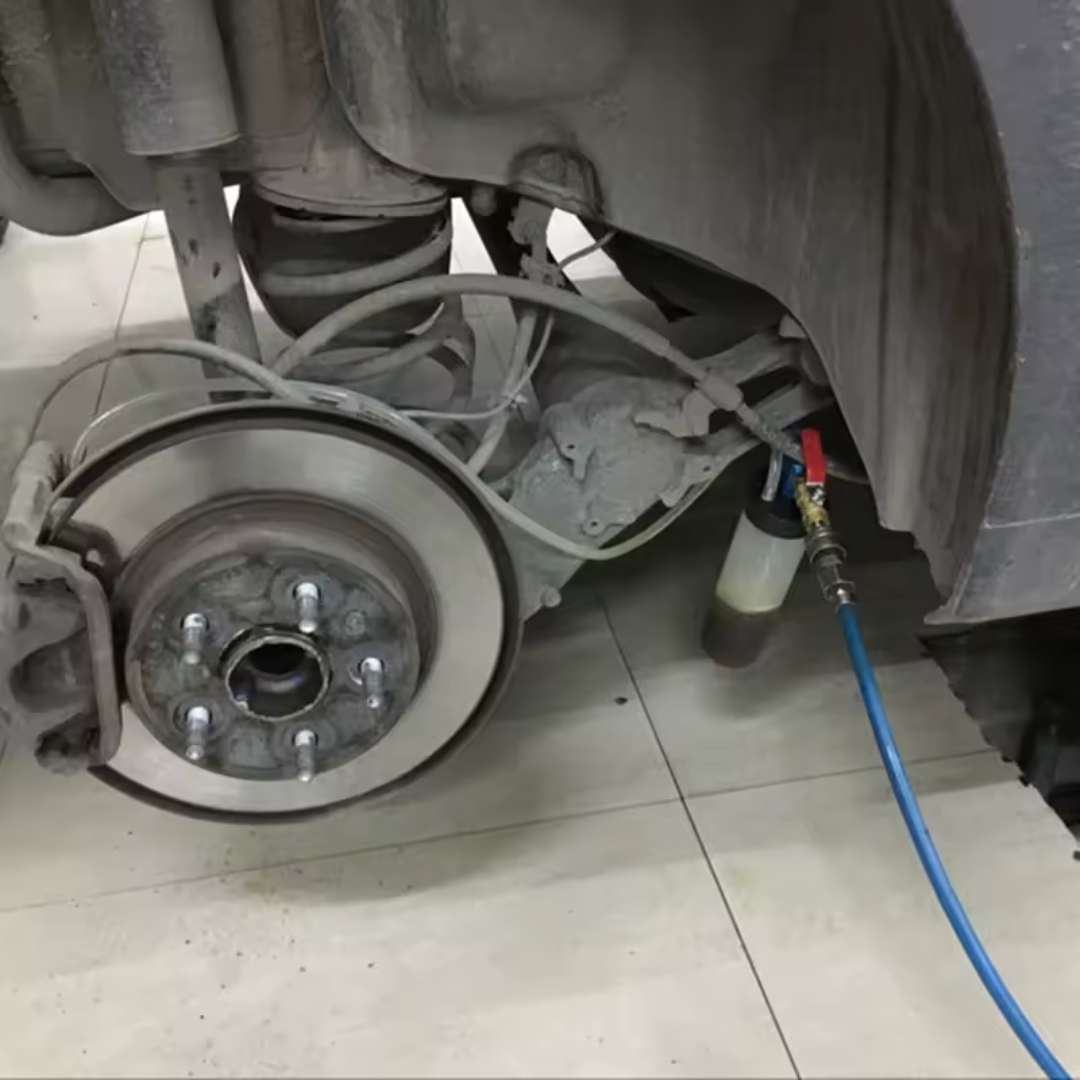 KIT PURGADOR NEUMÁTICO: Cambio de líquido de frenos 300cc🚗