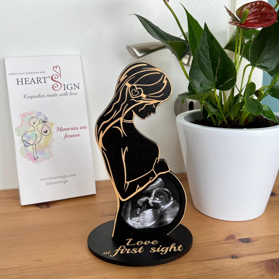 MARCO CONMEMORATIVO PARA ECOGRAFÍA: Diseño de silueta materna y elegancia plateada🤰🏻👣